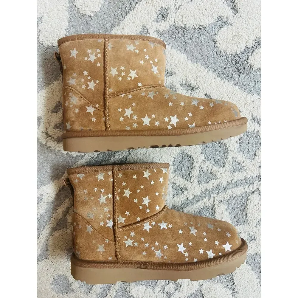 NWT❤️UGG Classic Mini II Stars sz2